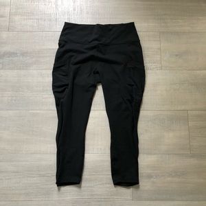 *MOVING EVERYTHING MUST GO* EUC fabletics cropped powerhold leggings